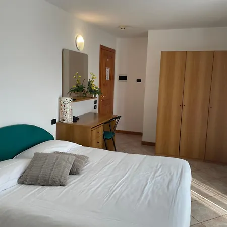 Max Meublè Hotel 3*